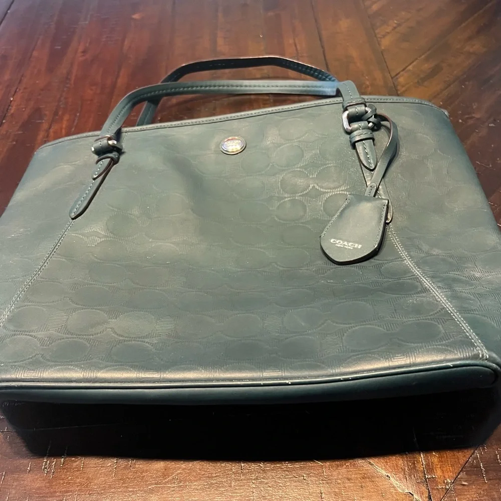 Coach Peyton Authentic Linear C Embossed Leather Zip Hunter Green Tote Bag - Picture 6 of 9